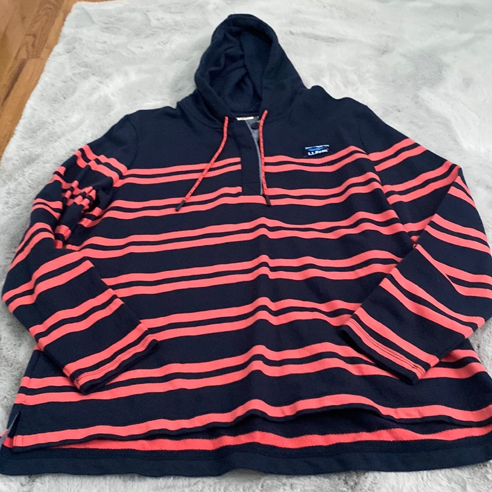 womens LL.bean sweatshirt